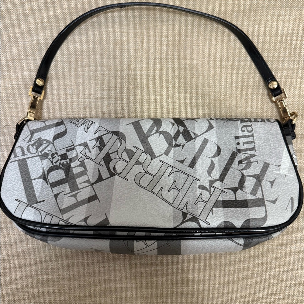 Ferre Milano Clutch